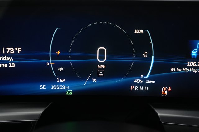 2024 Cadillac Lyriq — photo 5 of 21