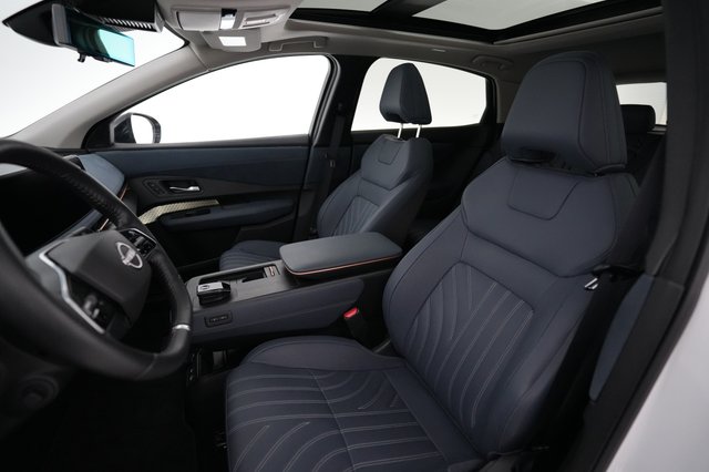 2025 Nissan Ariya — photo 3 of 22