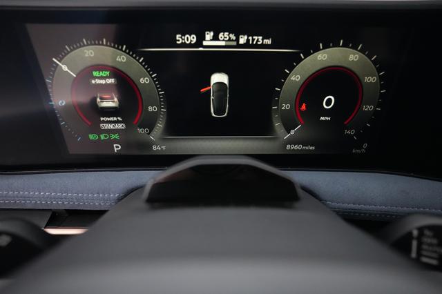 2025 Nissan Ariya — photo 5 of 22