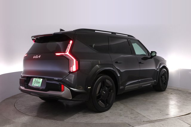 2024 Kia EV9 — photo 2 of 26