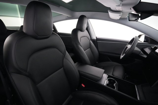2025 Tesla Model 3 — photo 18 of 24