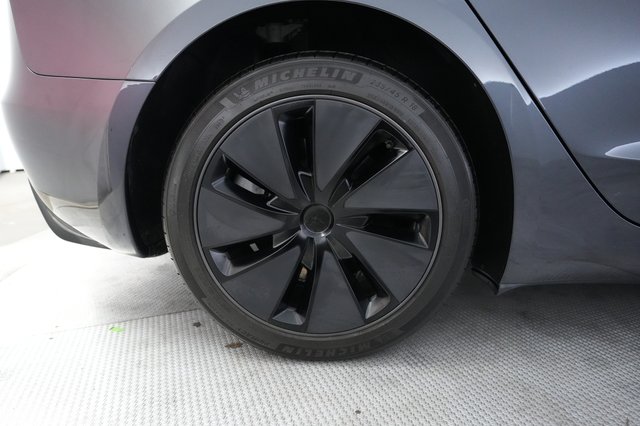 2025 Tesla Model 3 — photo 17 of 24