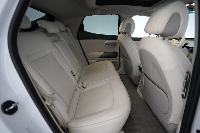 2023 Genesis GV60 — photo 4 of 19