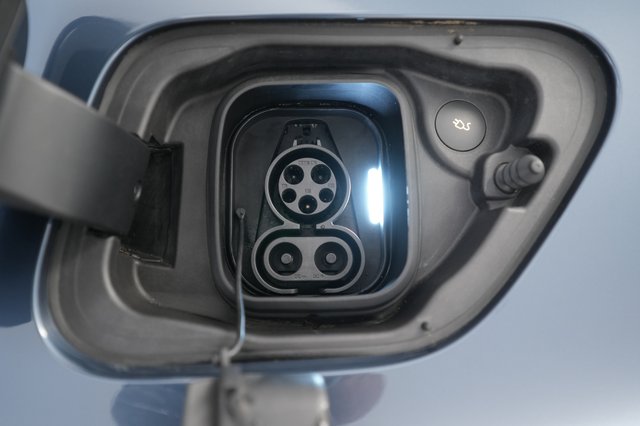 2023 Polestar 2 — photo 8 of 24