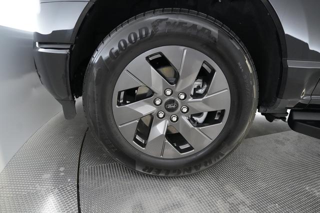 2024 Ford F-150 Lightning — photo 7 of 18