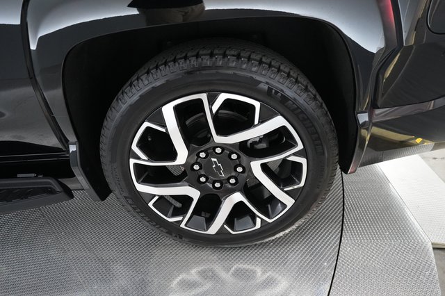 2024 Chevrolet Silverado EV — photo 9 of 18