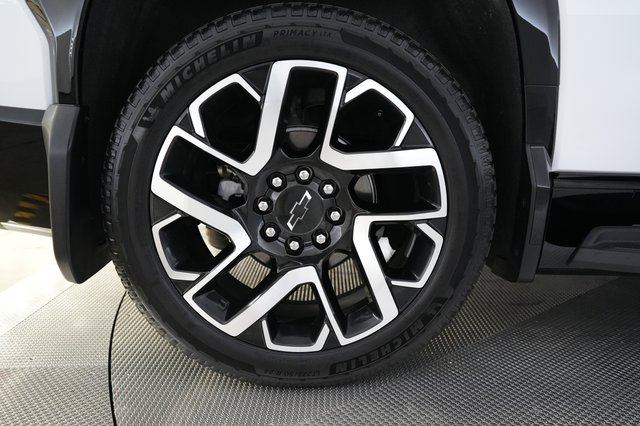 2024 Chevrolet Silverado EV — photo 7 of 18