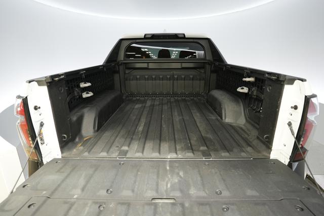 2024 Chevrolet Silverado EV — photo 6 of 18