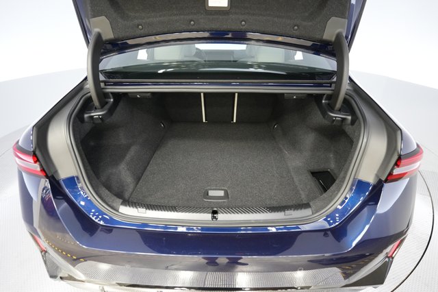 2024 BMW i5 — photo 6 of 22