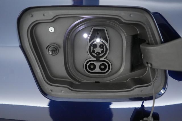 2024 BMW i5 — photo 8 of 22