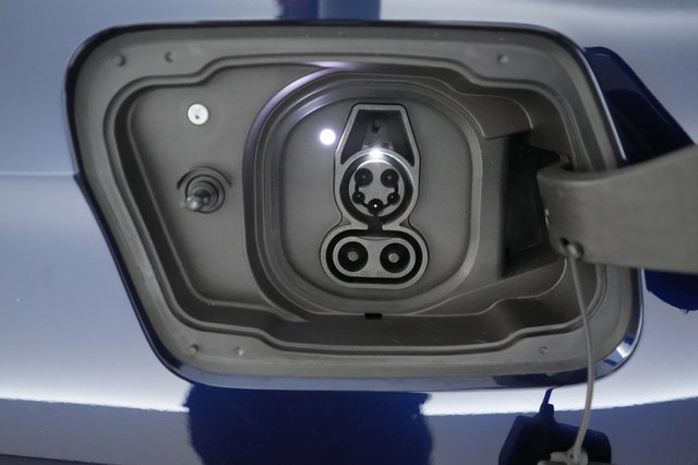 2024 BMW i5 — photo 8 of 22