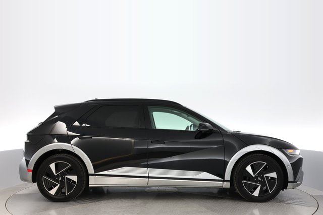 2025 Hyundai IONIQ 5 — photo 10 of 22