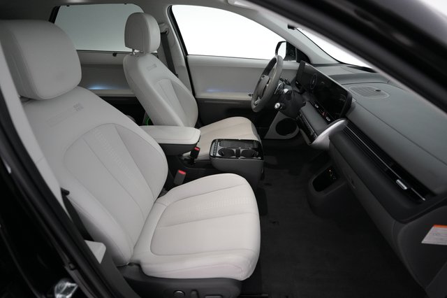 2025 Hyundai IONIQ 5 — photo 16 of 22