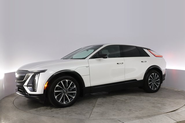 2024 Cadillac Lyriq — photo 14 of 23