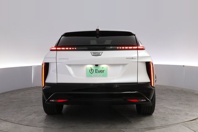 2024 Cadillac Lyriq — photo 12 of 23