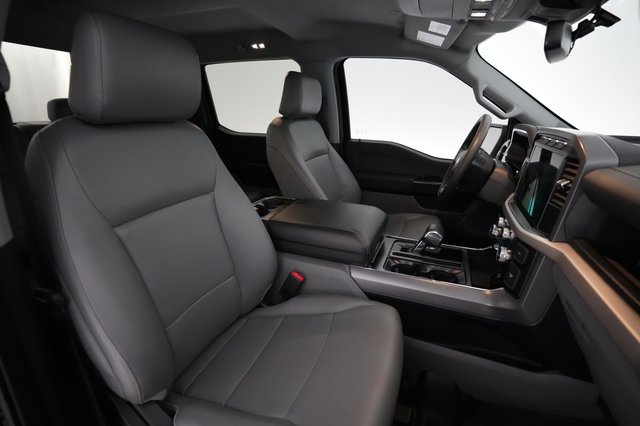 2023 Ford F-150 Lightning — photo 4 of 15