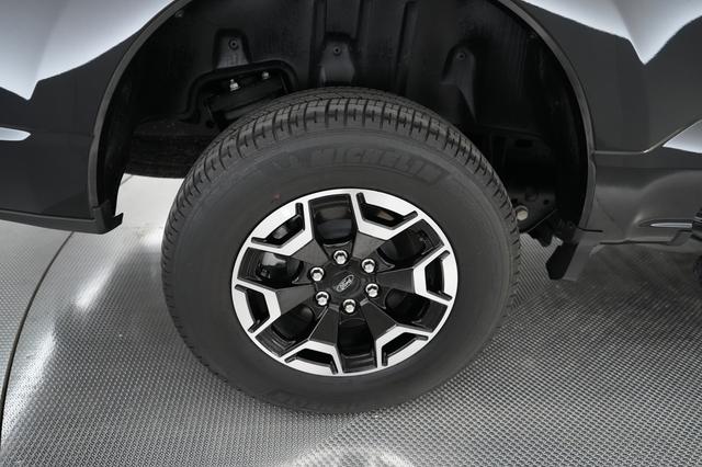 2023 Ford F-150 Lightning — photo 10 of 15