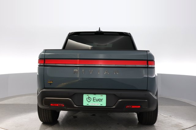 2025 Rivian R1T — photo 12 of 22