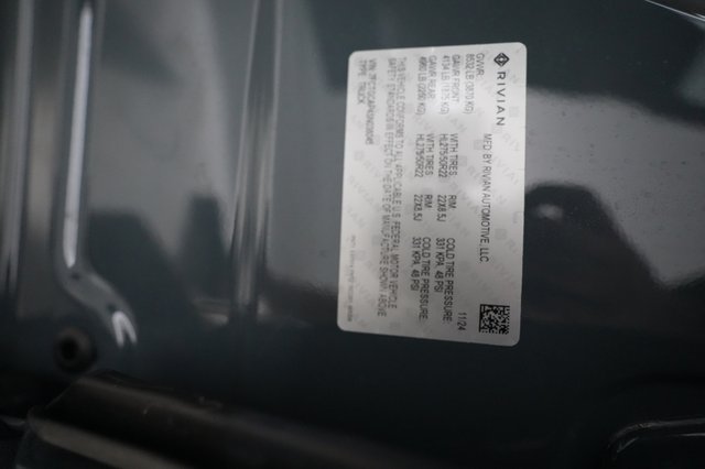 2025 Rivian R1T — photo 22 of 22