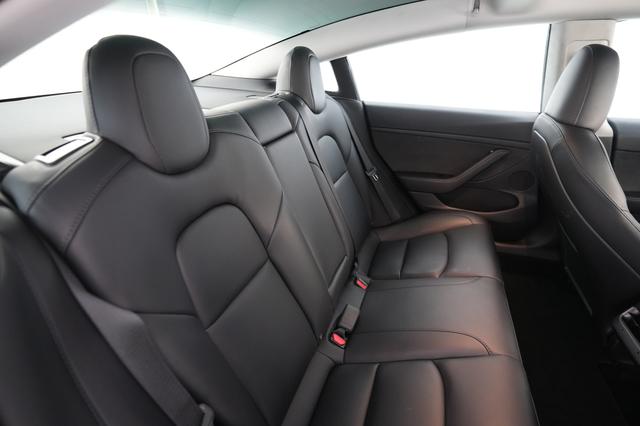 2023 Tesla Model 3 — photo 4 of 24