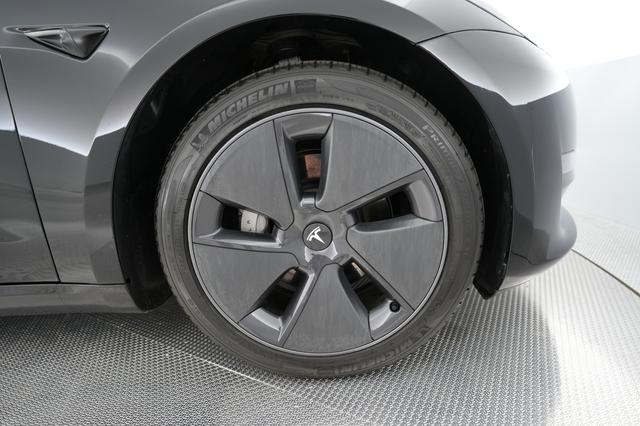 2023 Tesla Model 3 — photo 7 of 24