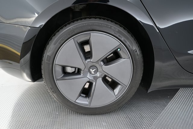 2023 Tesla Model 3 — photo 17 of 24