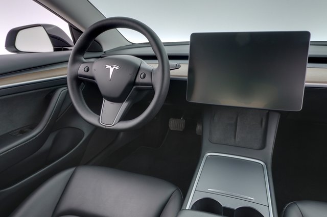 2023 Tesla Model 3 — photo 20 of 24