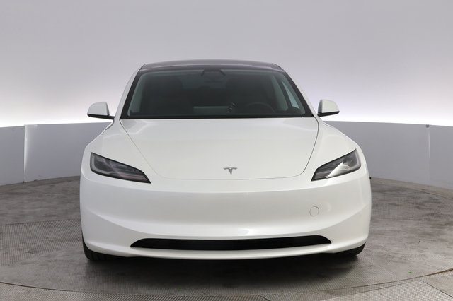 2025 Tesla Model 3 — photo 9 of 21