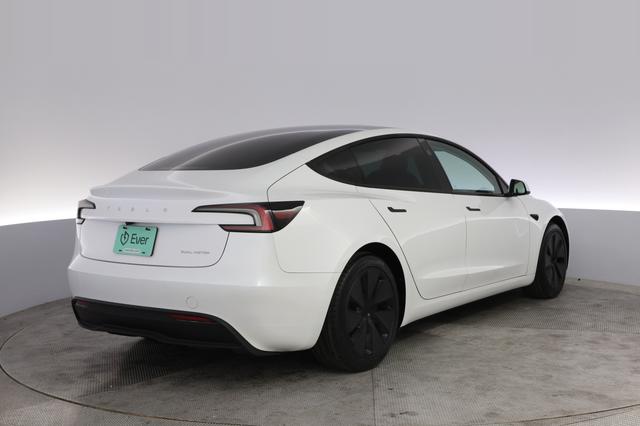 2025 Tesla Model 3 — photo 2 of 21