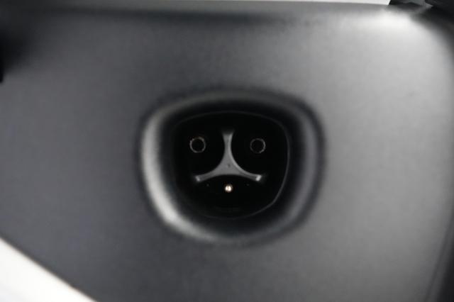 2025 Tesla Model 3 — photo 8 of 21