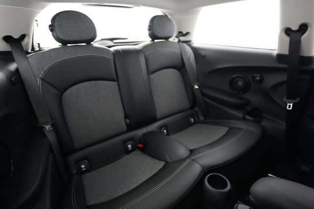 2022 MINI Cooper SE — photo 4 of 23