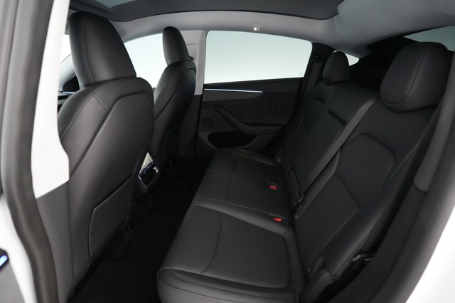 2026 Tesla Model Y — photo 17 of 19