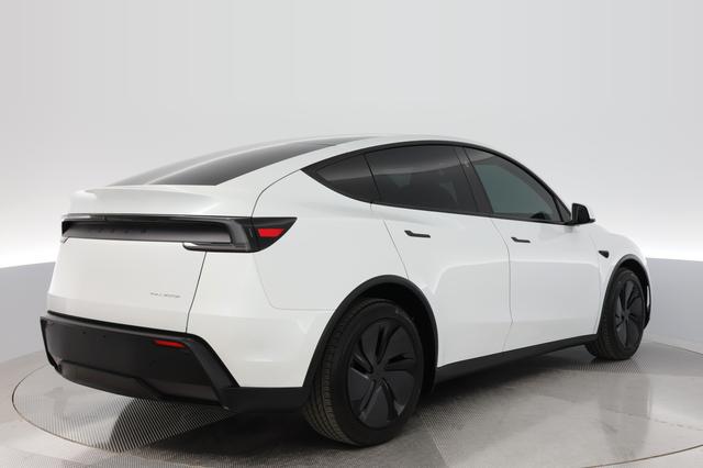 2026 Tesla Model Y — photo 2 of 19