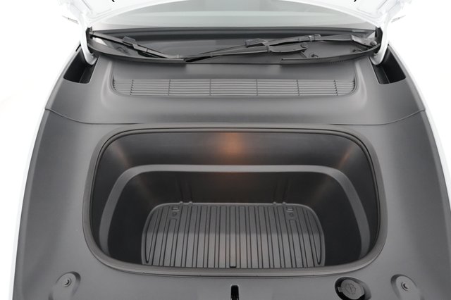 2026 Tesla Model Y — photo 18 of 19