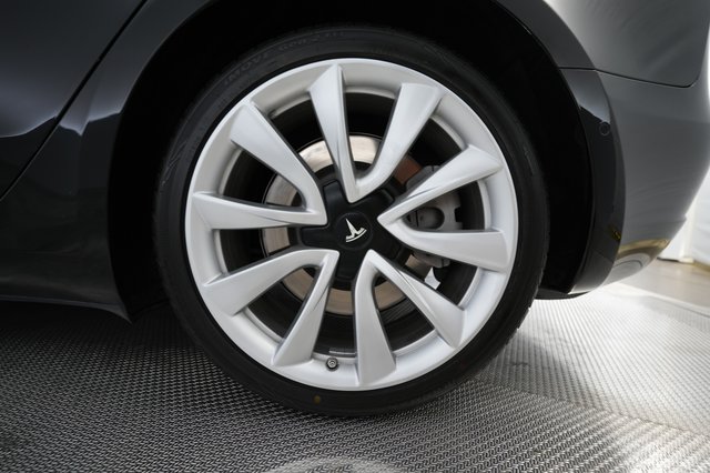 2019 Tesla Model 3 — photo 16 of 24