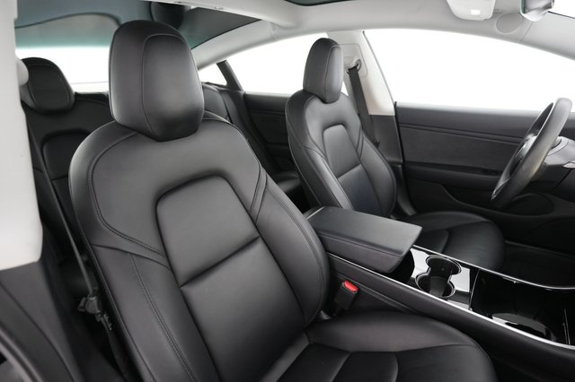 2019 Tesla Model 3 — photo 18 of 24