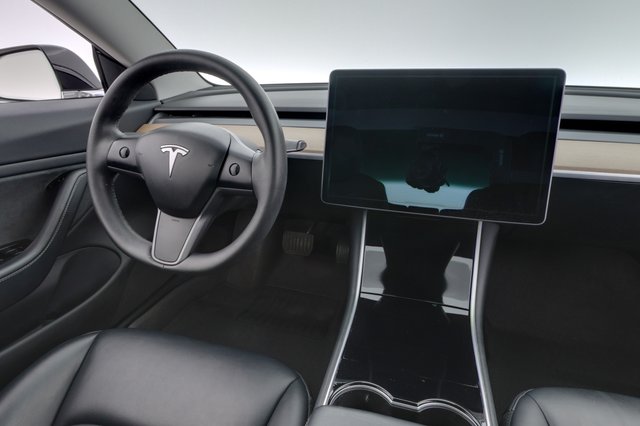 2019 Tesla Model 3 — photo 20 of 24