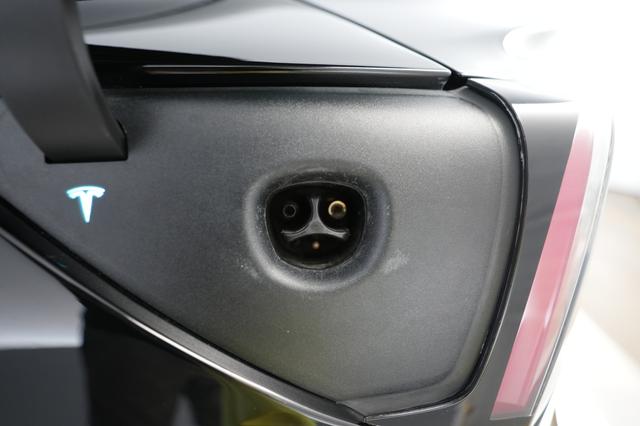 2019 Tesla Model 3 — photo 8 of 24