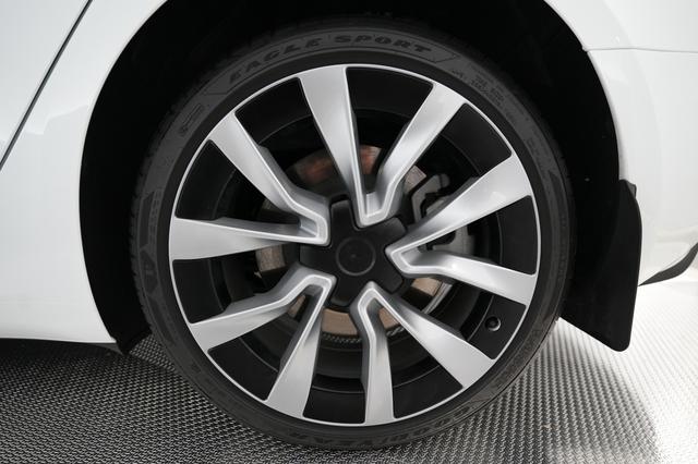 2025 Tesla Model 3 — photo 7 of 24