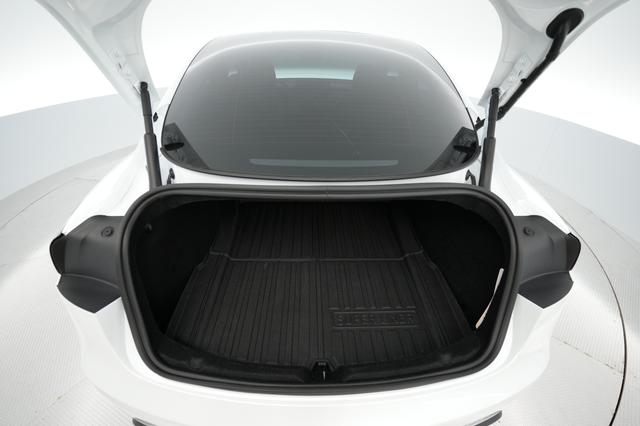 2025 Tesla Model 3 — photo 6 of 24
