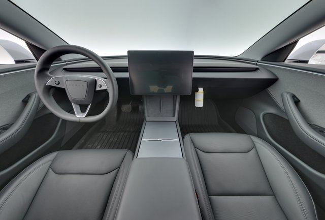 2025 Tesla Model 3 — photo 19 of 24