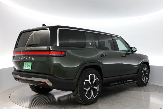 2024 Rivian R1S — photo 2 of 19