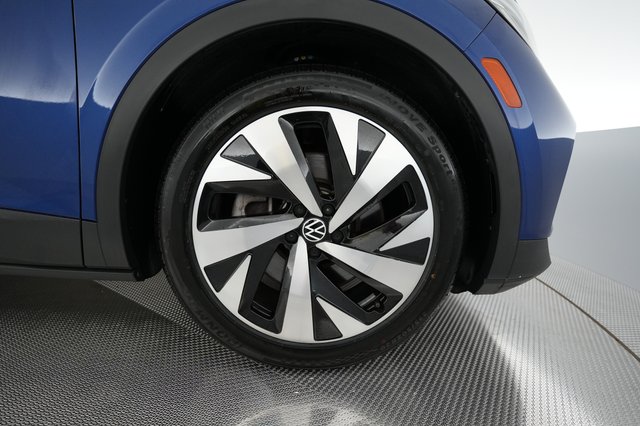 2021 Volkswagen ID.4 — photo 14 of 21