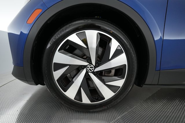 2021 Volkswagen ID.4 — photo 13 of 21
