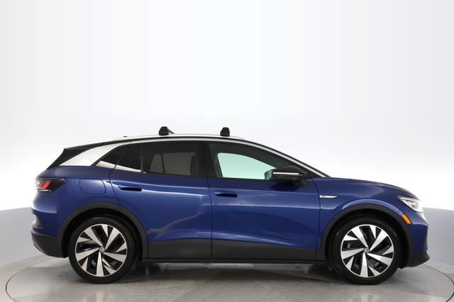 2021 Volkswagen ID.4 — photo 10 of 21