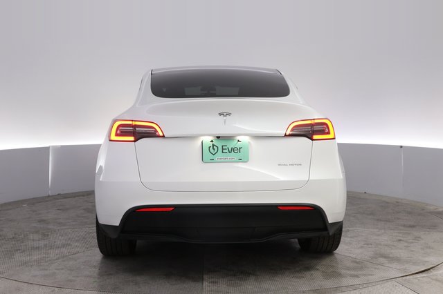 2023 Tesla Model Y — photo 12 of 25