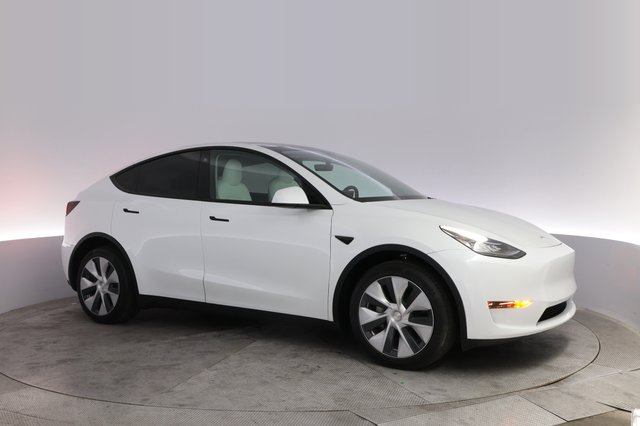 2023 Tesla Model Y — photo 11 of 25