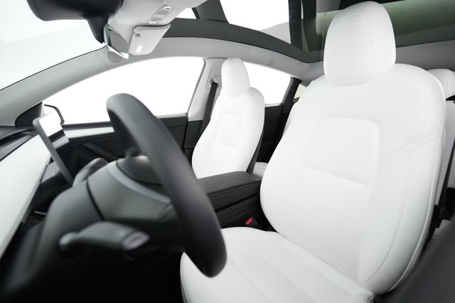 2023 Tesla Model Y — photo 3 of 25
