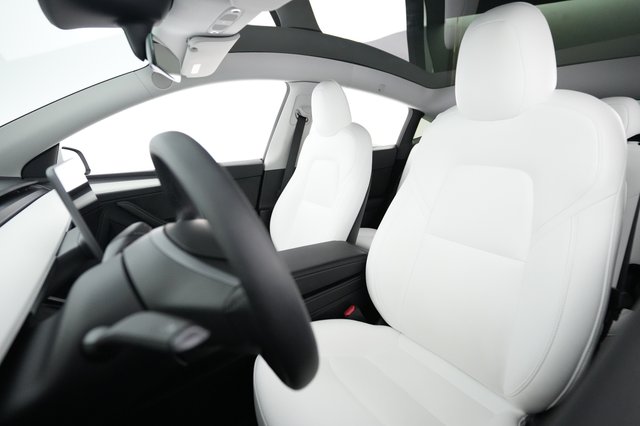 2023 Tesla Model Y — photo 3 of 25