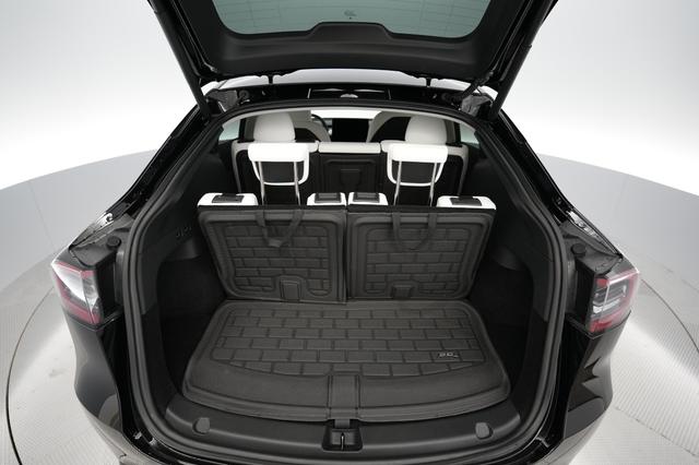 2023 Tesla Model Y — photo 6 of 21